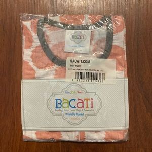 3/20$ Bacati wearable muslin blanket small (0-6 months)